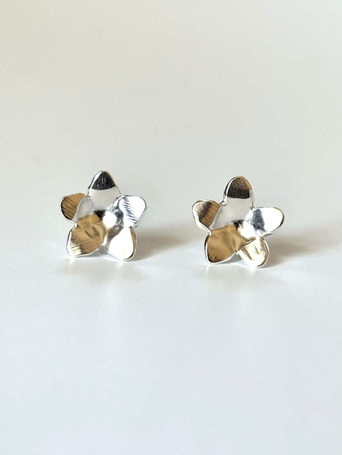Summer Hoya Earrings