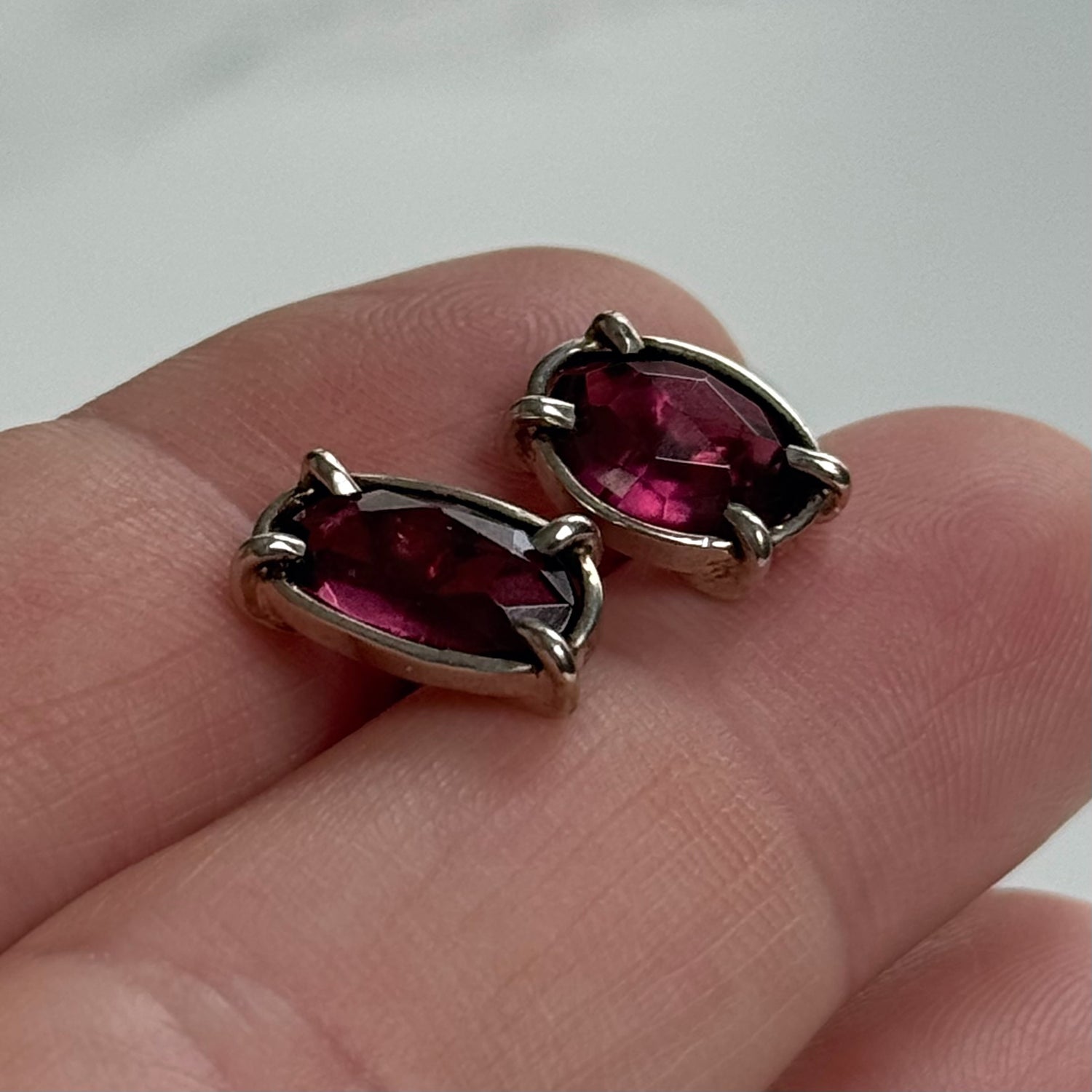 Rhodolite Garnet Studs