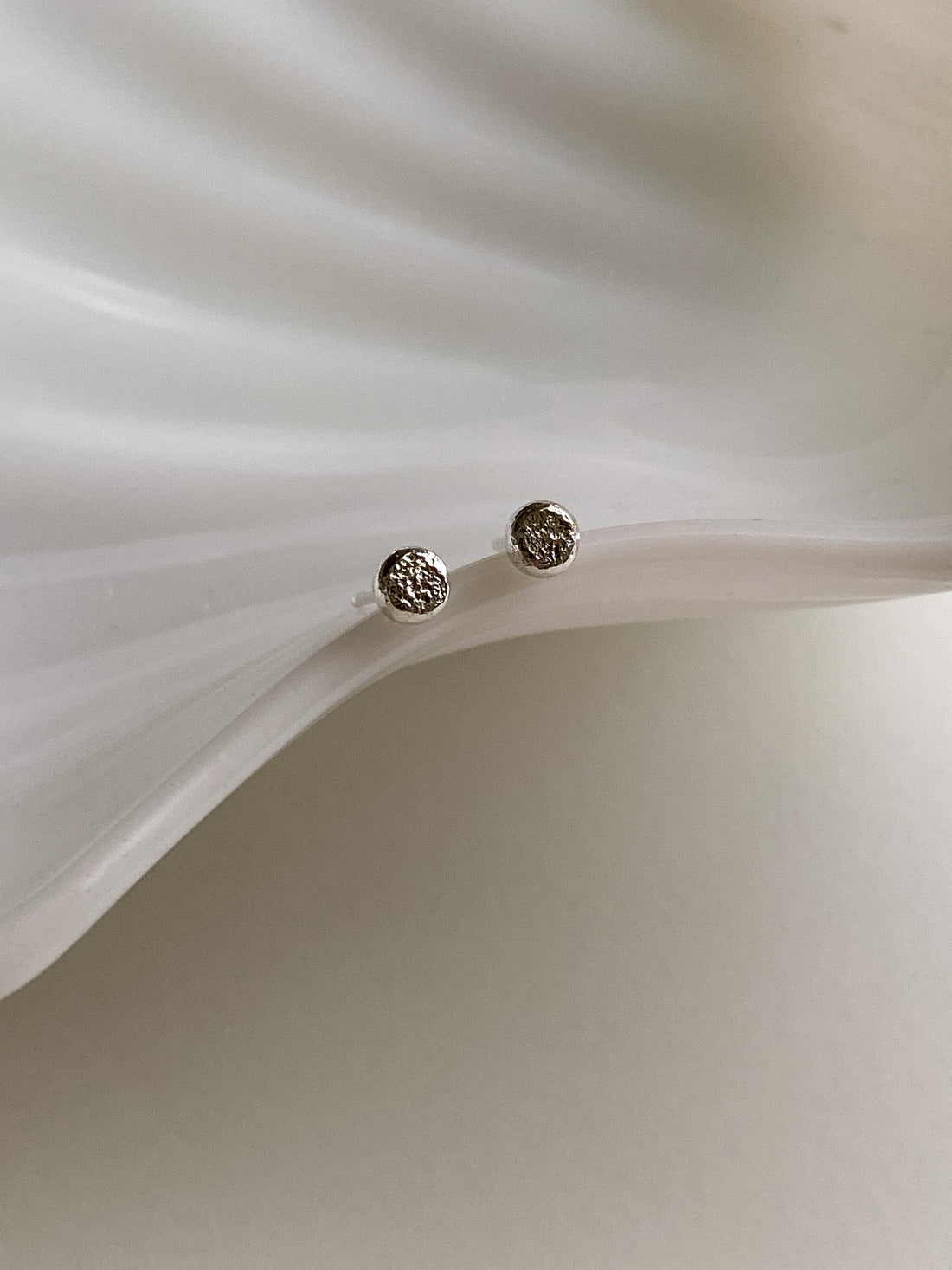 Pollen Studs