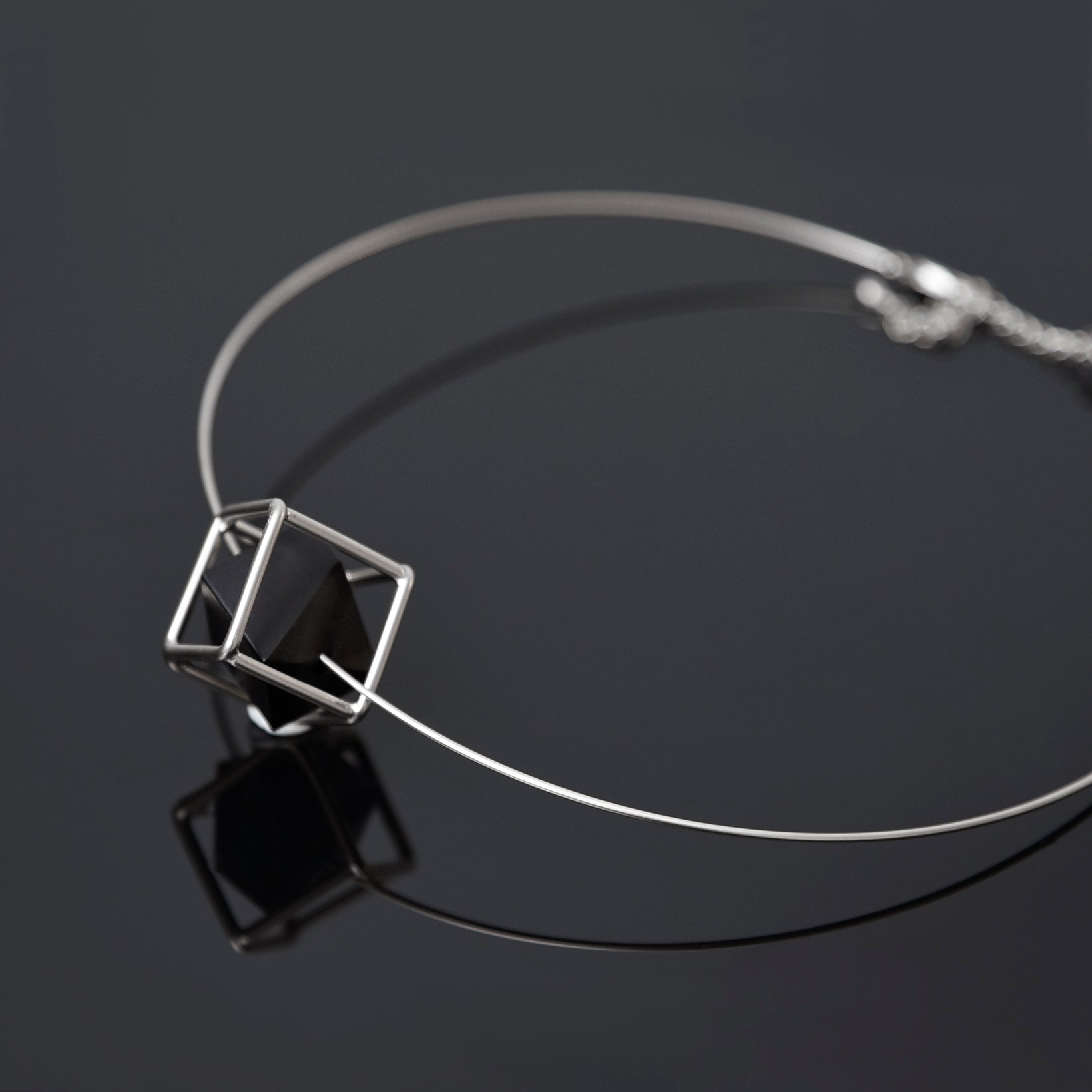 Ray Neck Cuff
